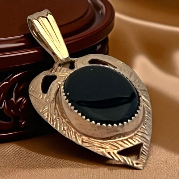 Vintage Gold Filled Pendant Black Cabochon Textured Mid Century Modern  7S - Picture 3 of 7